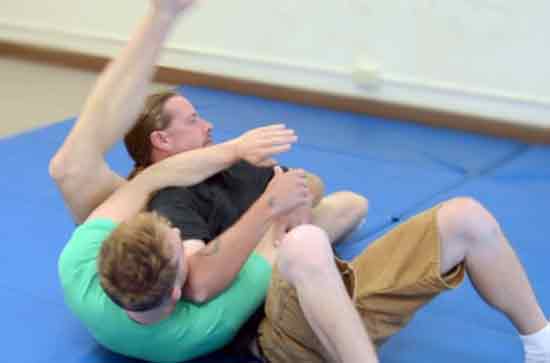 Scarf Hold Escape