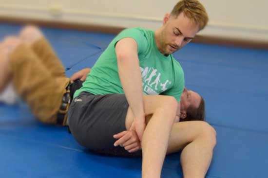 Scarf Hold Elbow Lock